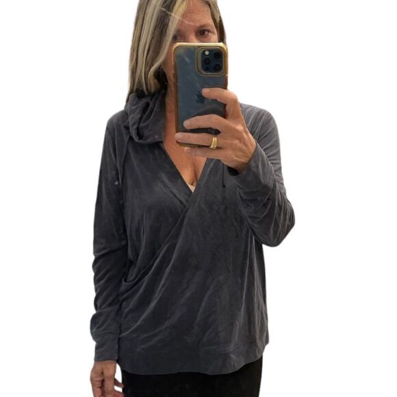 Victoria Secret Sport Hooded Long Sleeves Wrap Style Top.Size M - Picture 6 of 15